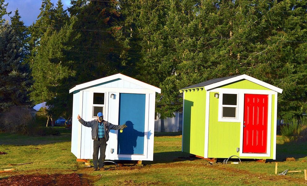Washington State Community Receives Tour of New Tiny House Village